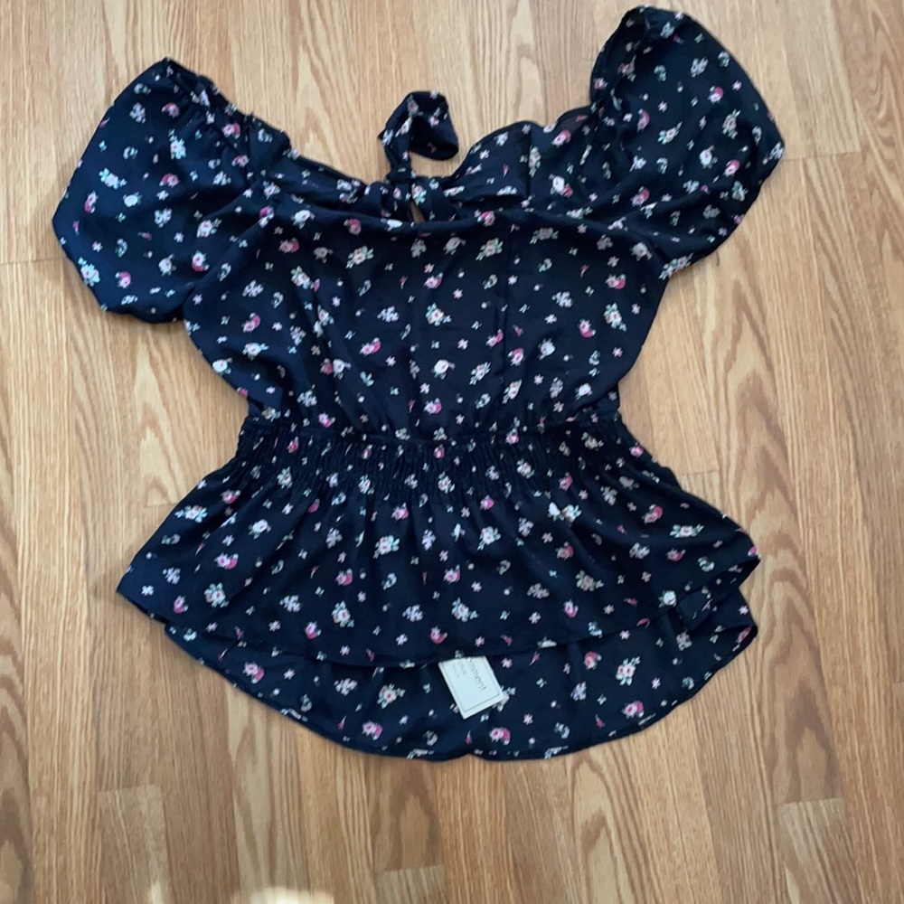 No Comment Plus Size Short Sleeve Floral Peplum Blouse With Peekaboo Back New